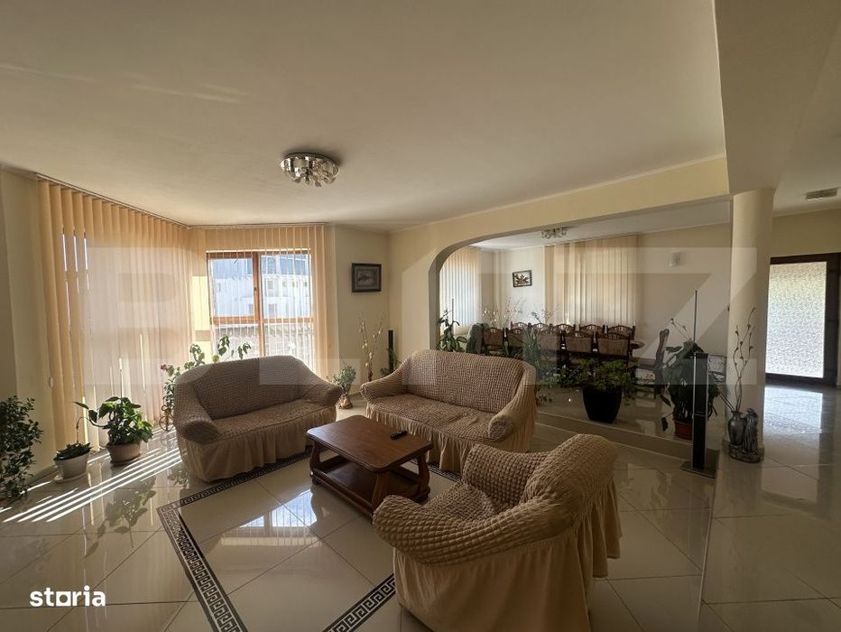 Casa spatioasa cu etaj, teren generos si livada, Zona Paulesti