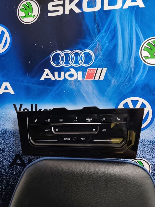 Panou Climatronic Digital + Ramă Piano Black VW Passat B8 / Arteon