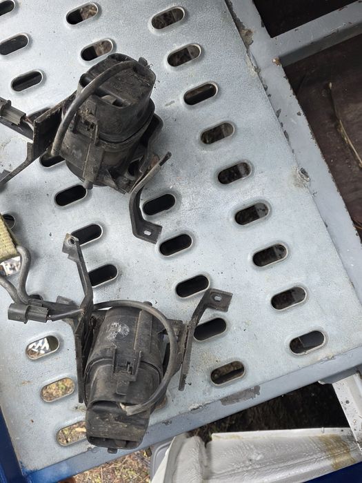 Халогени за Mitsubishi Carisma 2004 година