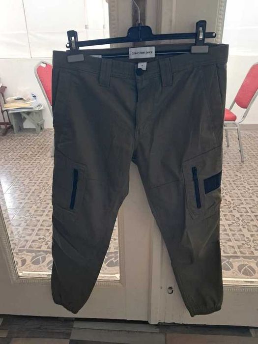 Pantaloni cargo Calvin Klein Jeans, mărimea 30, kaki/olive