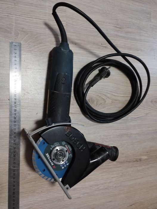 Polizor unghiular / Flex Bosch Professional 1700W + Apărătoare canelat/aspirare și discuri