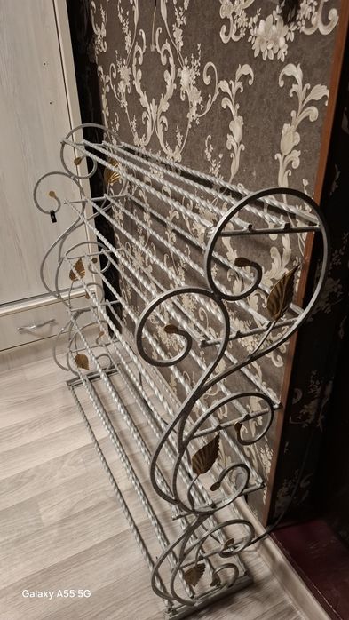 Oyoq kiyim qoyadigan sotiladi