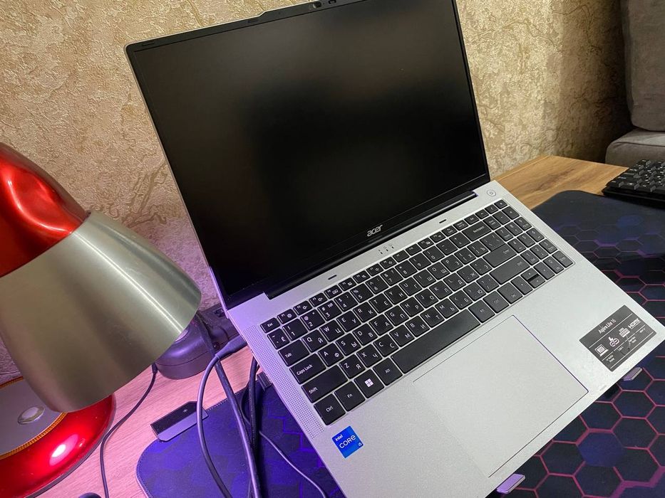 Продам ноутбук acer срочно!!