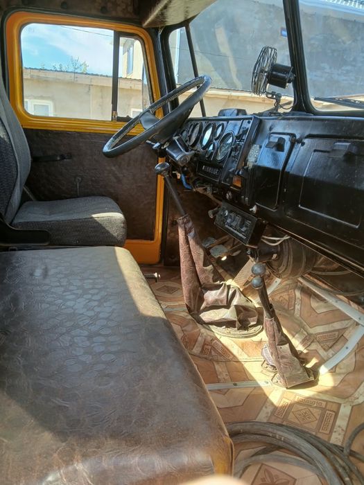 Продаётся Урал-5557