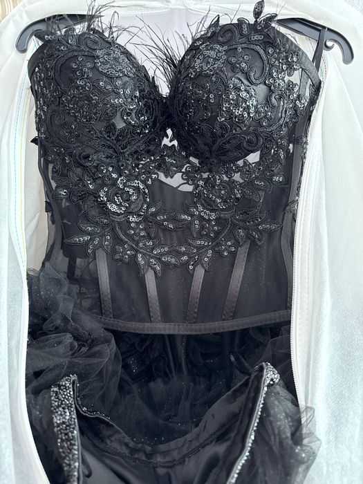 Официална рокля