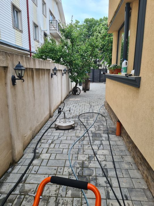 Spălare și curățare profesionala de pavele, fațade terase beton