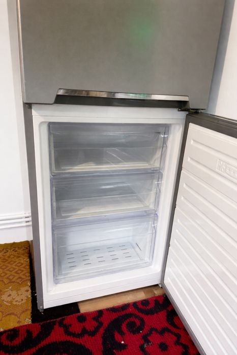 Combină frigorifică Heinner 260l