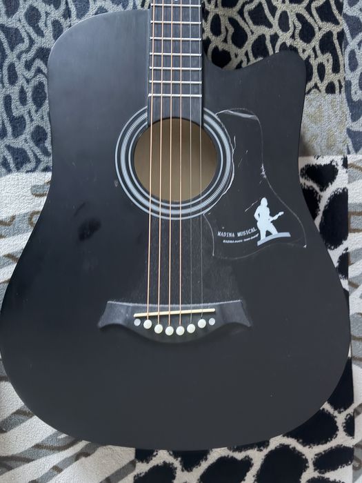 Аккустическая гитара