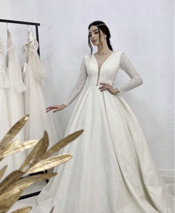 Продам свадебное глиттерное платье