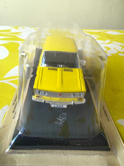 Колекционерски модел на Лада 1500 мащаб 1:43