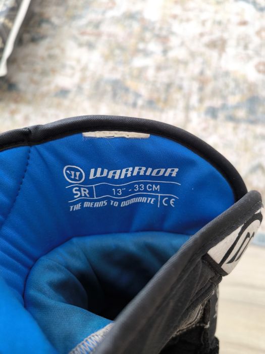 Перчатки хоккейные