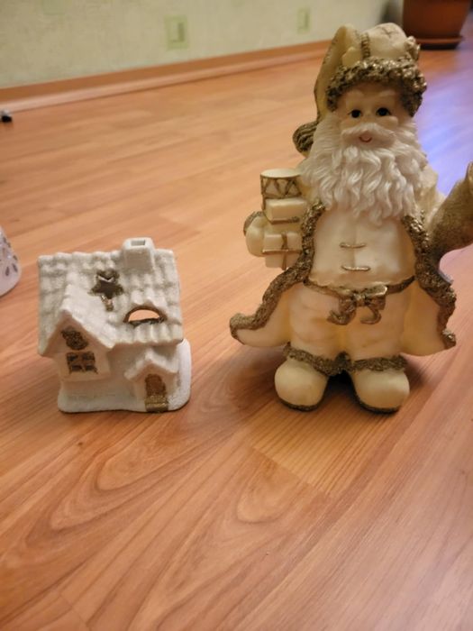 Коледни играчки продавам