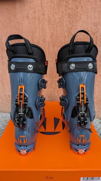 Tecnica Ски обувки за пантене