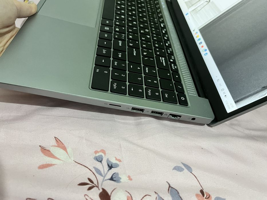 Продам Ноутбук пользовалась +-3 раза,