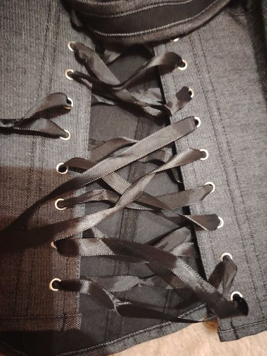 Corset minimalist nou, potrivit pentru diferite ocazii