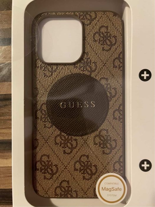 Луксозен комплект Guess 3-в-1 за iPhone 15 Pro Max – Чисто нов!