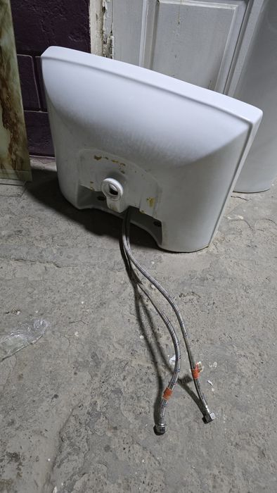 Раковина айна бірге сатылады