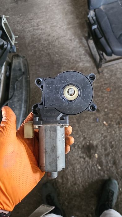 Motoras macara bmw e46