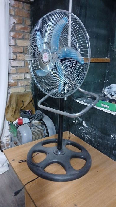 Oyna ramkasi bilan 140x60, Ventilyator holadi ideal xali bir yil bolma