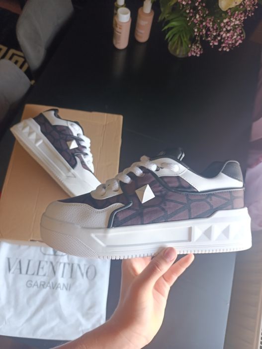 Valentino Garavani One Stud