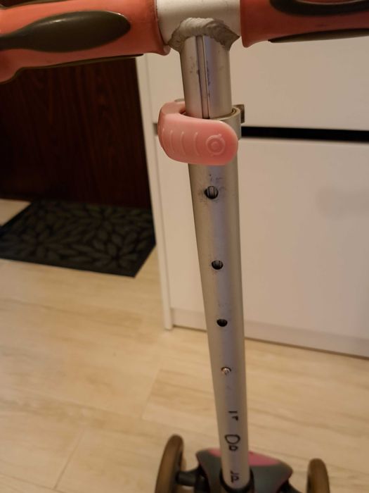 Тротинетка със светещи гуми Glober за момиче,сгъваема