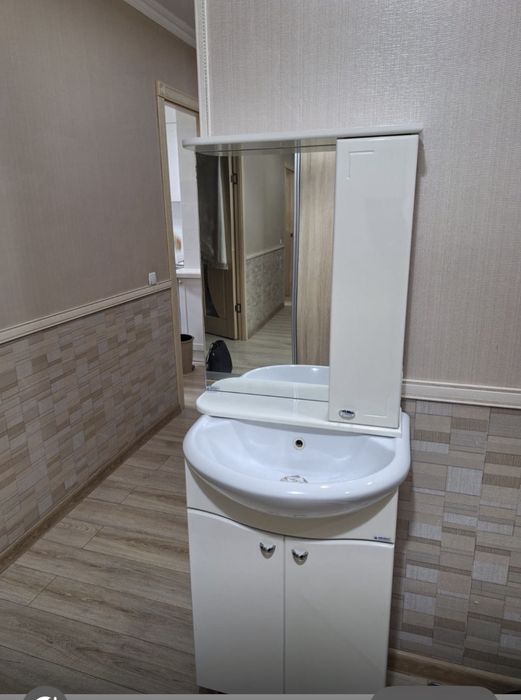 Раковина с тумбой