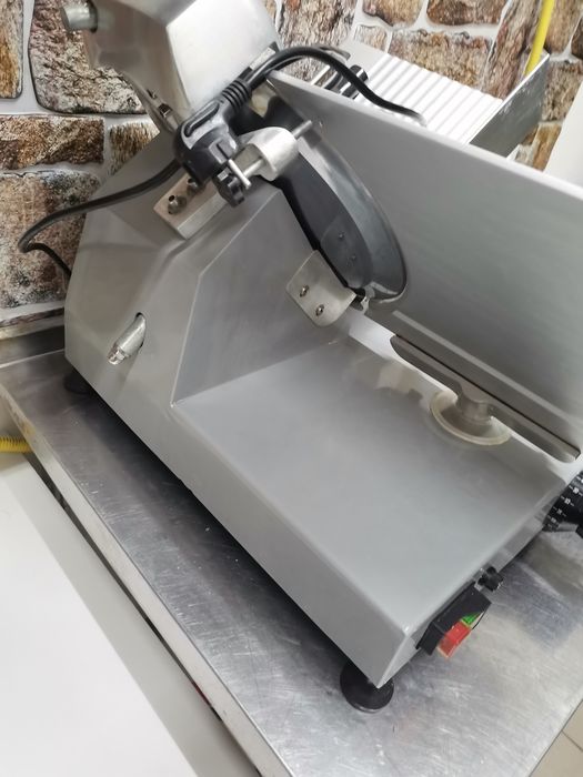 Продам Слайсер Ломтерезка