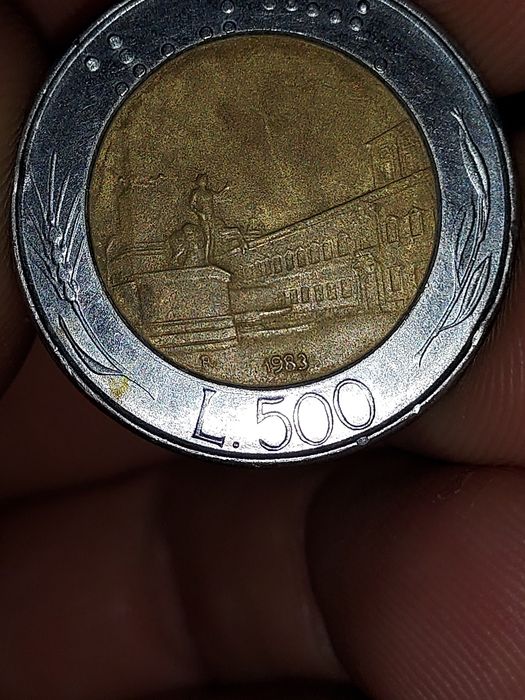 Monenda 500 Lira Italiana anul 1983
