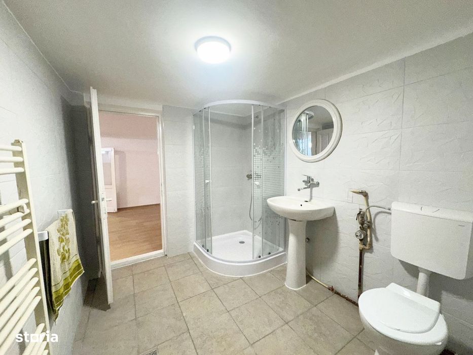Apartament la demisol 60 mp utili - Str Einstein - Central