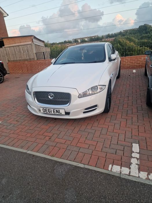 Jaguar XJ (generația X351)
