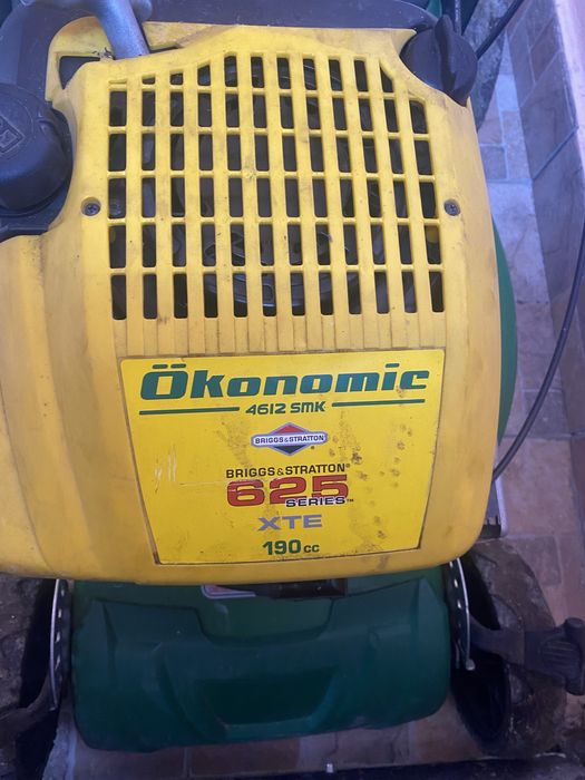 Vand masina de gazon