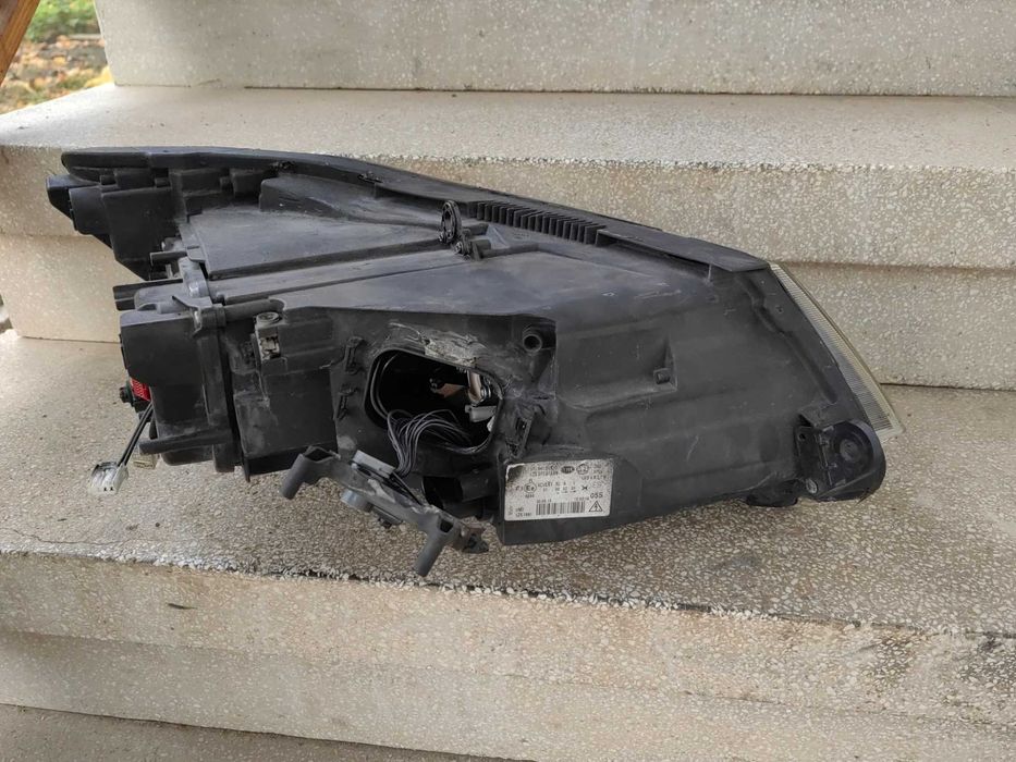 Фар Skoda Superb Bi-Xenon LED ляв / Фар Шкода Суперб Оригинален