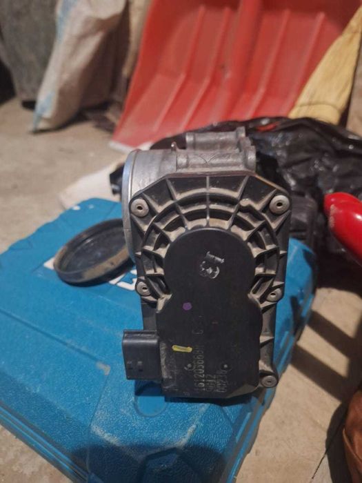 Продам дросельный заслонка рено дастер 2019 года оригинал