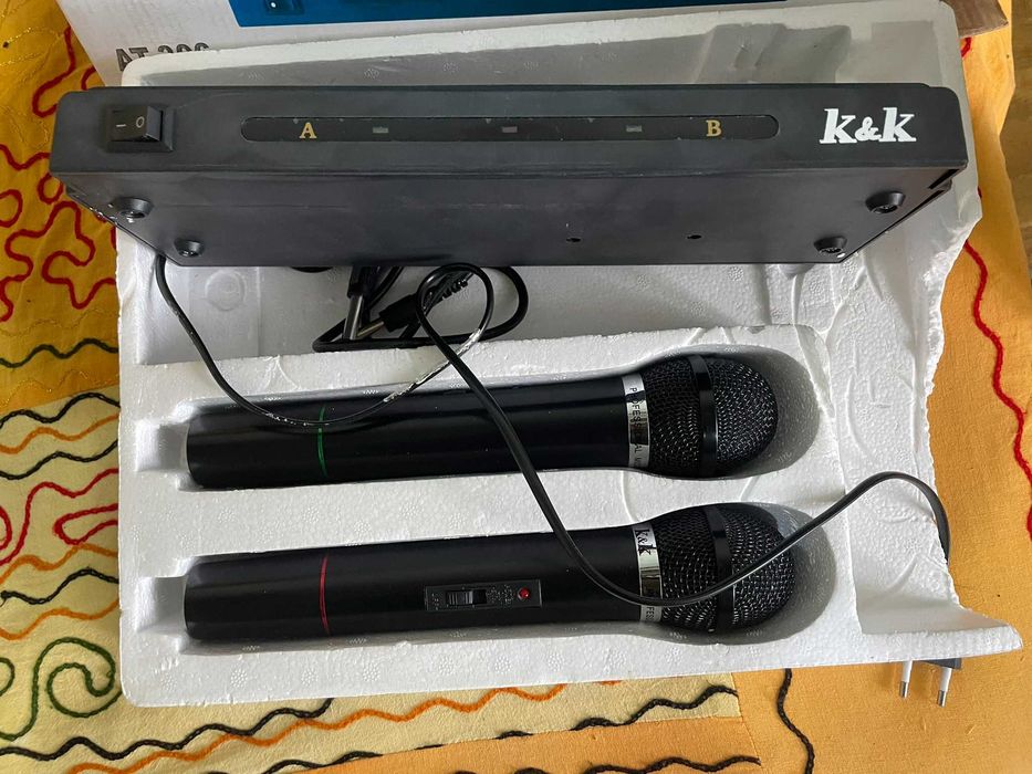 Set microfoane wireless K&K – 2 microfoane + receiver