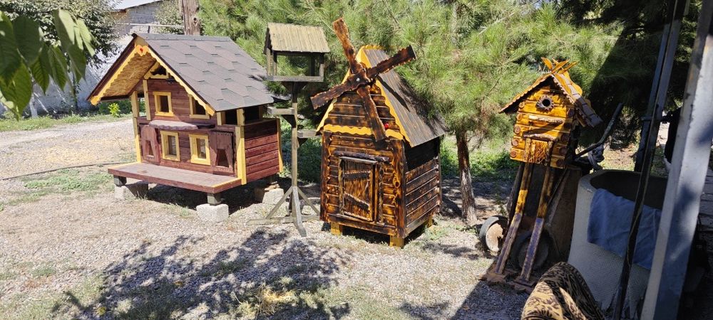 Деревянные домики будки вольеры скворечники песочницы и прочее