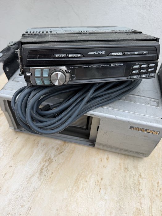 Casetofon DVD Alpine ! Ecran Retractabil/Magazie 12 Cd