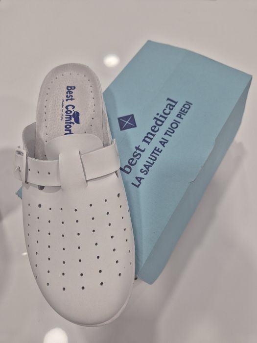 Vand saboti noi confortabili made in ITALY papuci medicali de piele