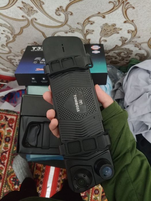 видеорегистратор-зеркало Tomboss T33.