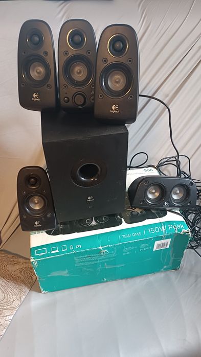 Vînd sistem 5+1Logitech vezi poze preț afișat fix