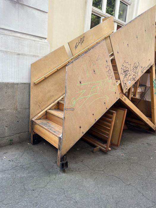 Дървена стълба на колелца от лиственник