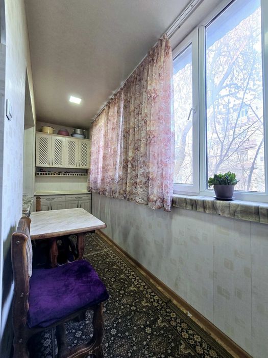 3.xona uy sotiladi evro remont ayrim jixozla qoladi podvoli bor agarot