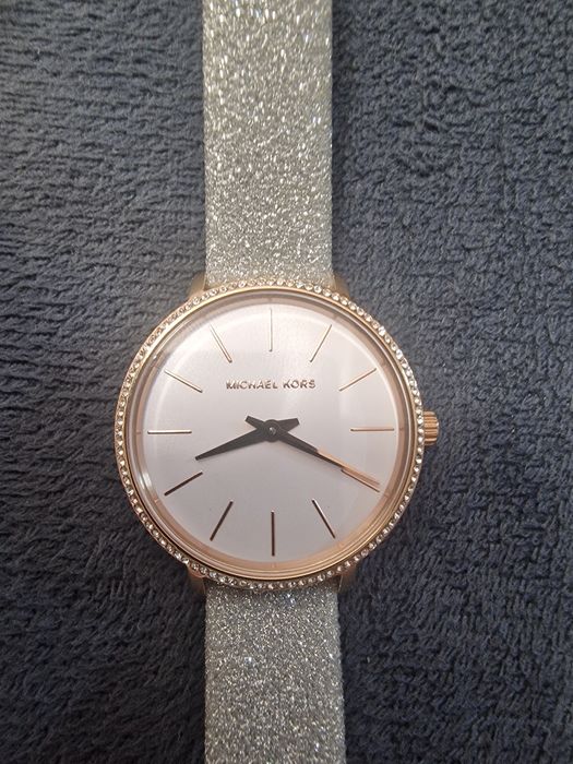 Ceas Michael Kors original – nepurtat – cu curele/accesorii extra