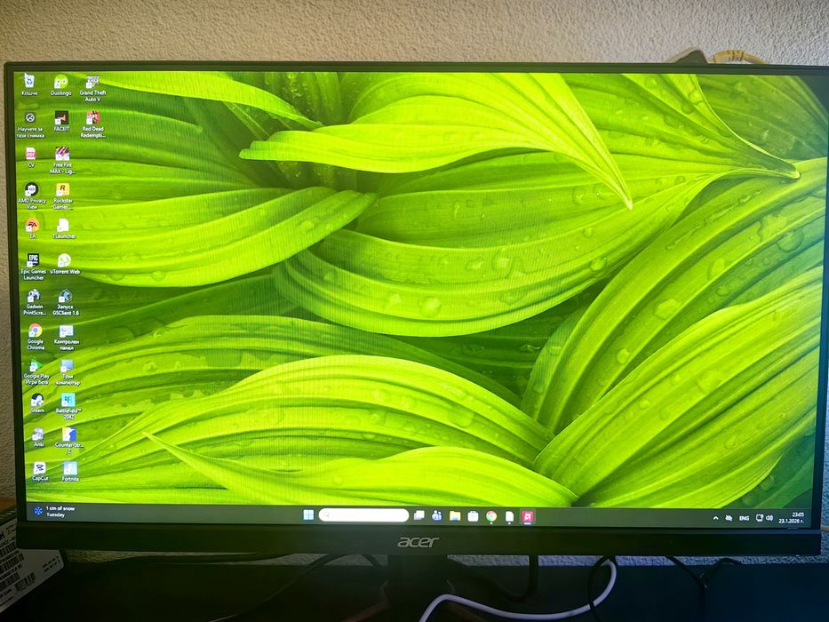 Компютър за игри и монитор