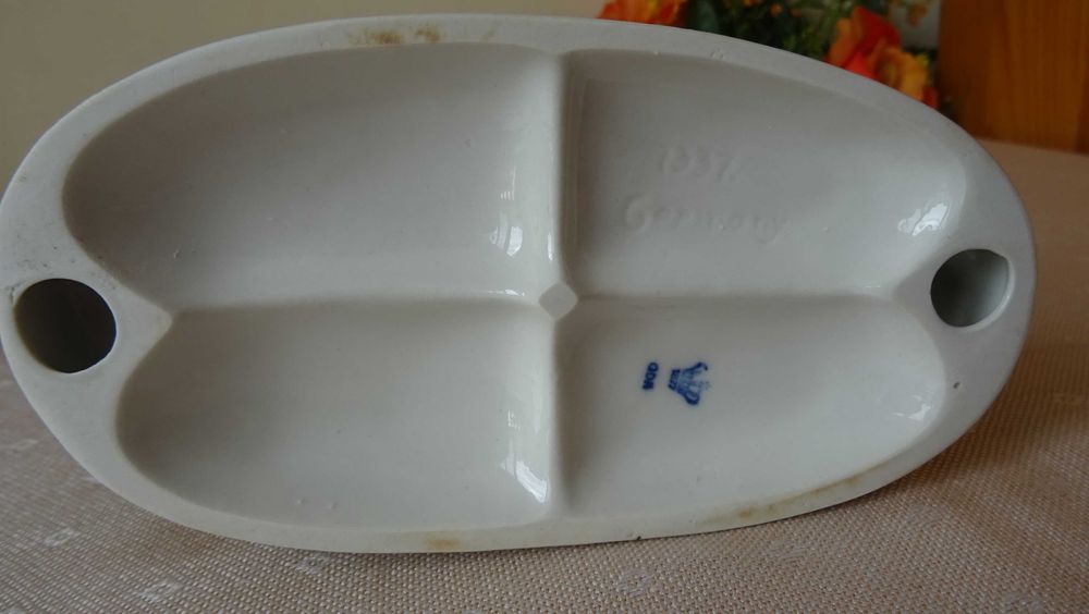 Винтидж порцеланова статуетка  котета *Gräfenthal Carl Scheidig*