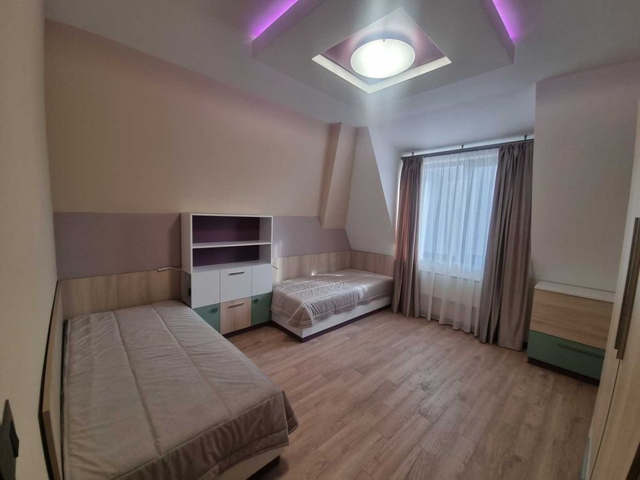 Продава се Тристаен апартамент в София, Лагера - 90 кв.м за 1934 €/кв.м - Снимка #2