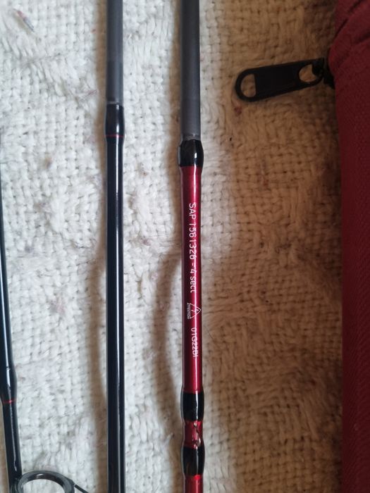 Vând lanseta spining