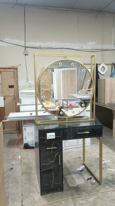 Зеркало для парикмахера