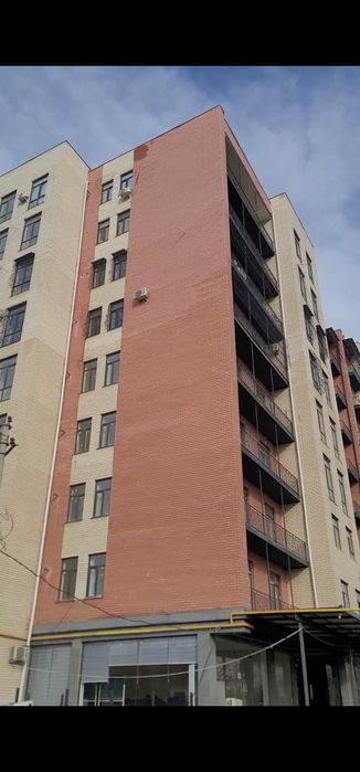 Квартира сотилади.