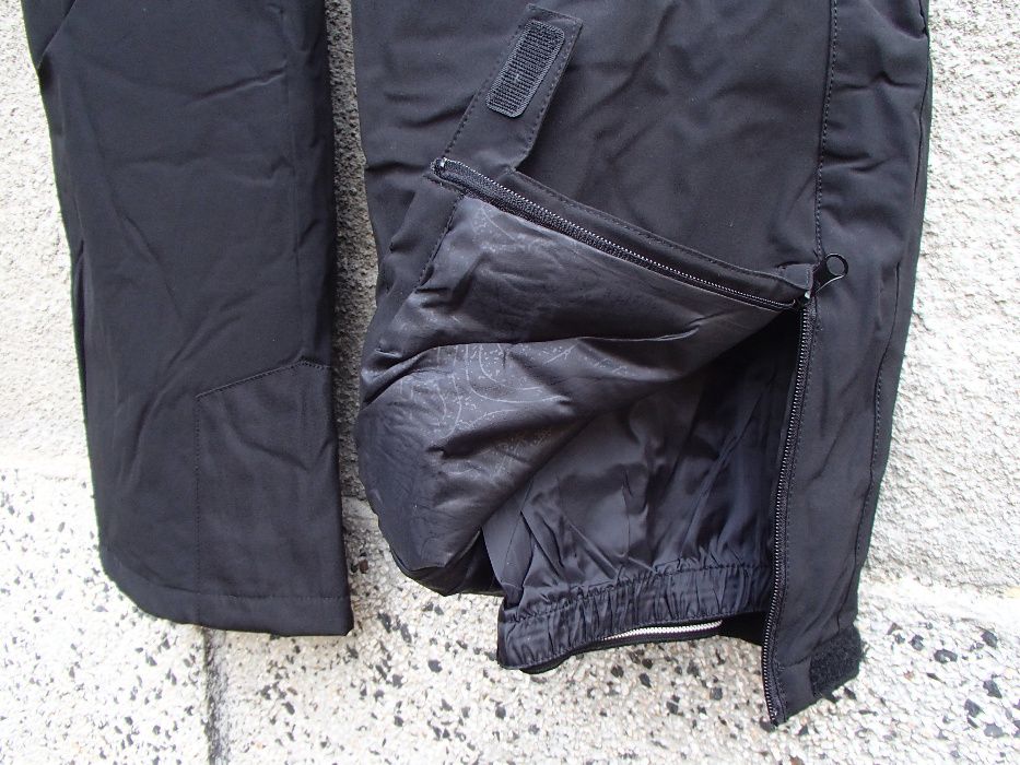 Продавам черен мъжки разтеглив ски панталон Azimuth 15 000 мм