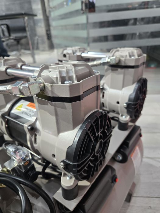 Компрессор. Воздушный компрессор. Безмасляный компрессор.